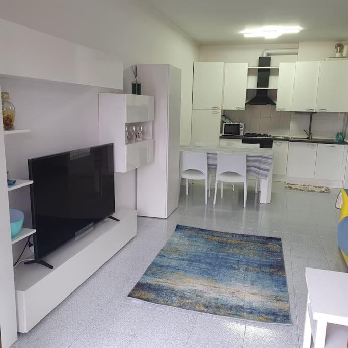 Blue, Relax Con Piscina E Garage Βίλα Σιρμιόνε Εξωτερικό φωτογραφία